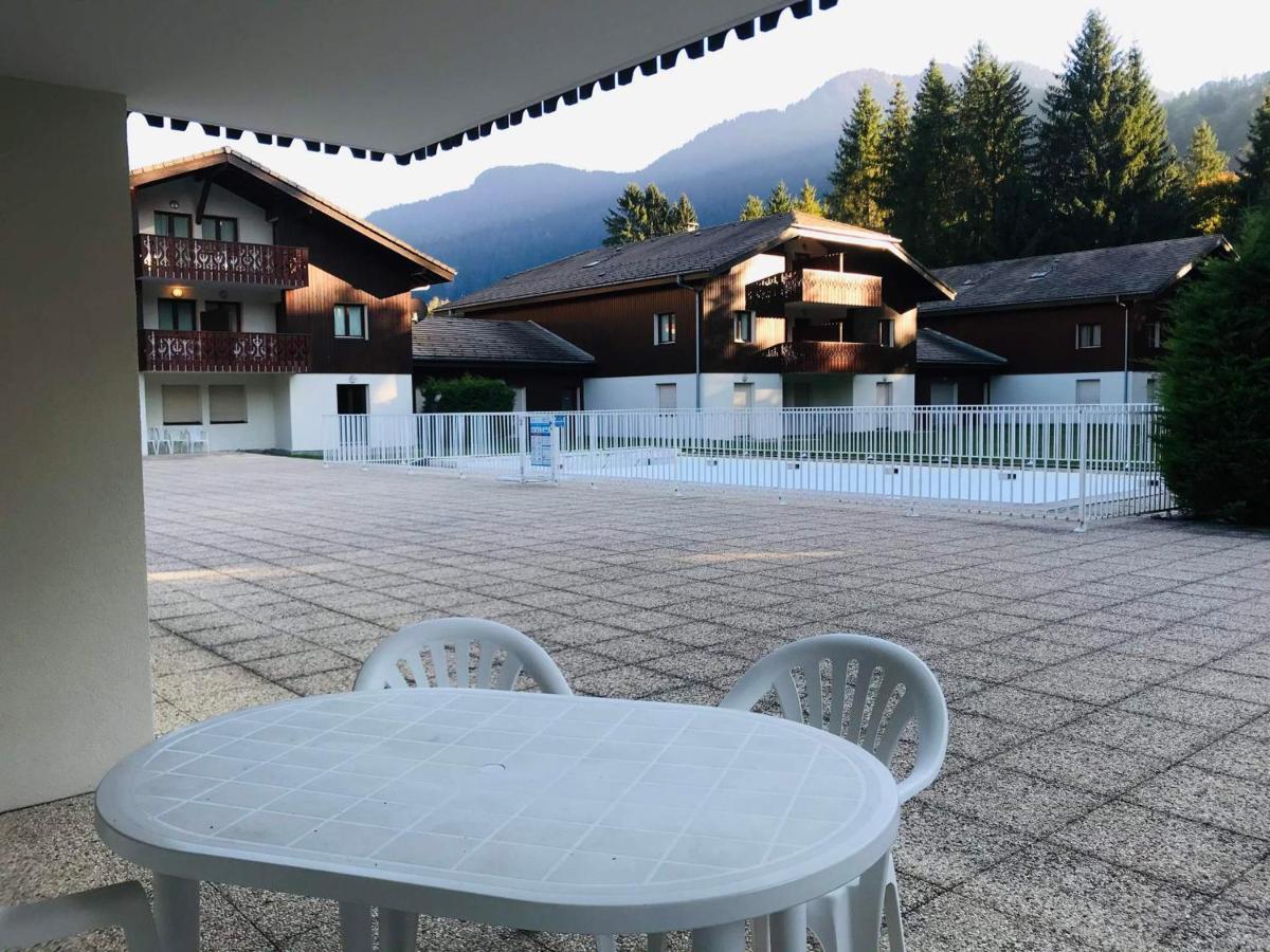 Appartement Confortable Avec Piscines, Terrasse Et Parking A Samoens - Fr-1-629-100 外观 照片